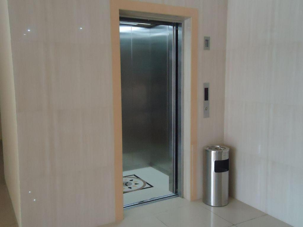 Hotel Makmur タラカン エクステリア 写真