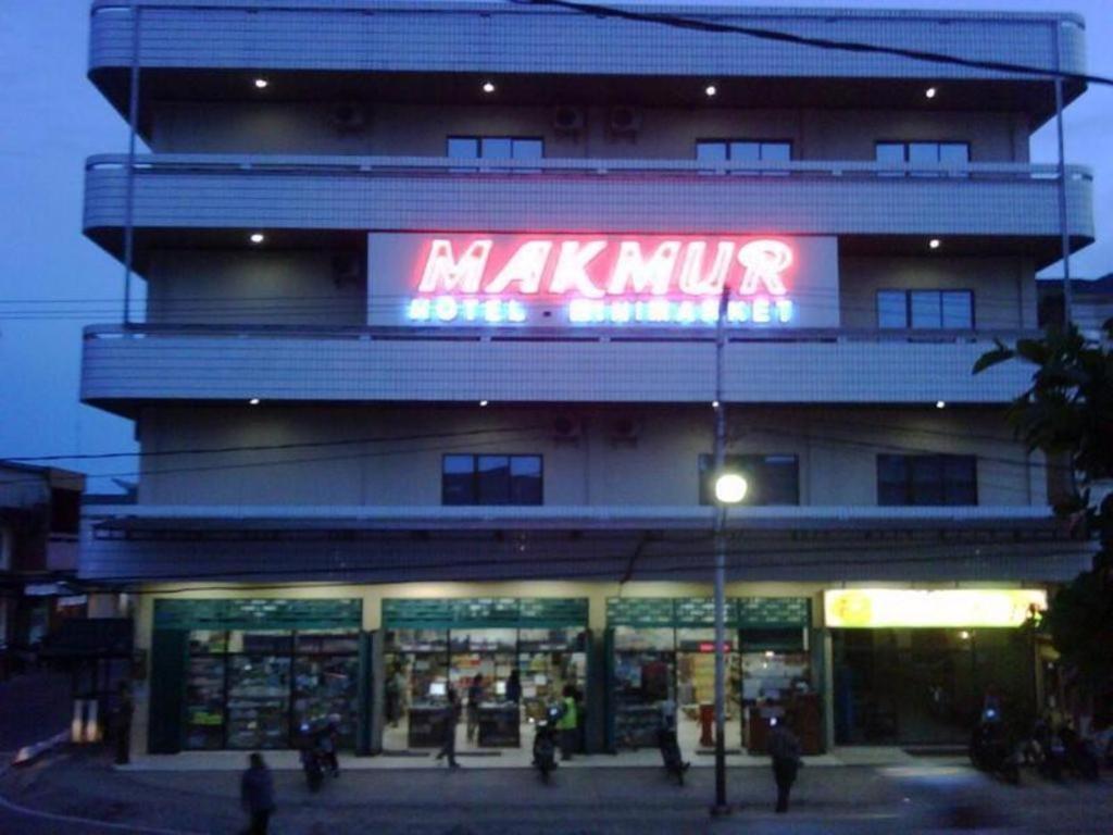 Hotel Makmur タラカン エクステリア 写真